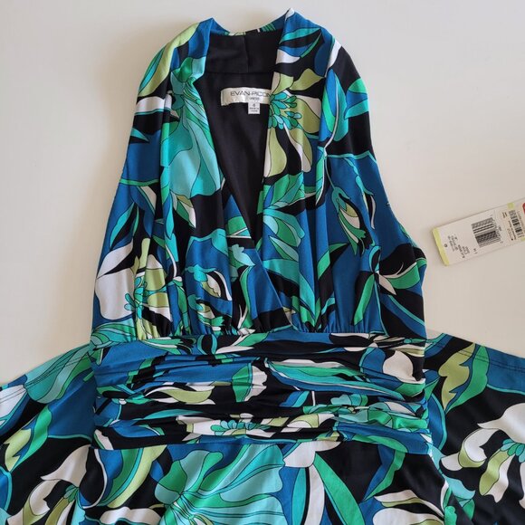 Halter top, cinched waist long length dress - Picture 7 of 8